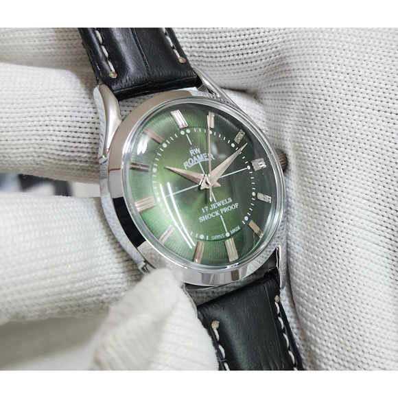 Vintage 1975 Roamer Manual Mens Silver Watch W/Leather Strap & Green accents - Picture 3 of 5
